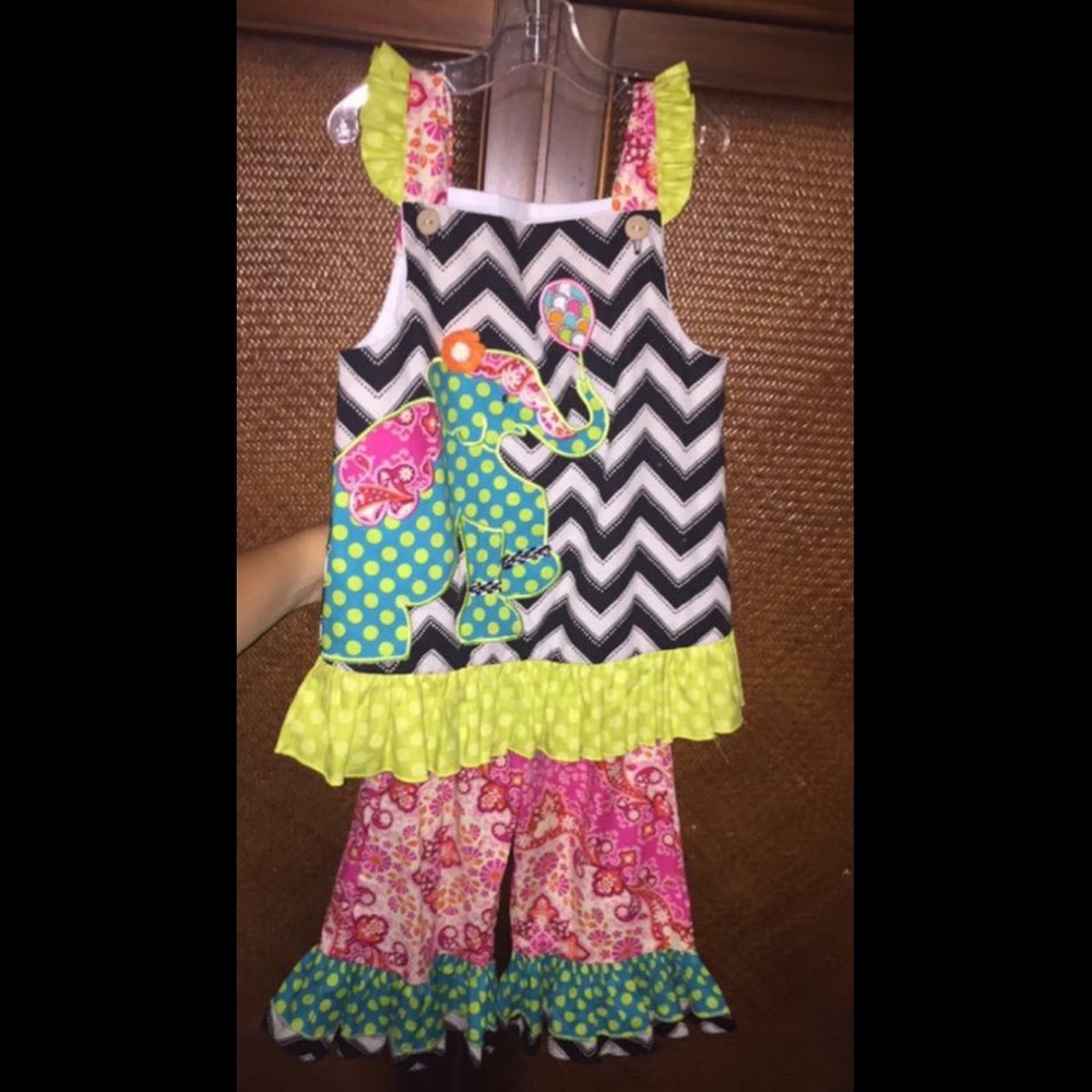 PRECIOUS La Jenna 2pc. elephant outfit NWOT